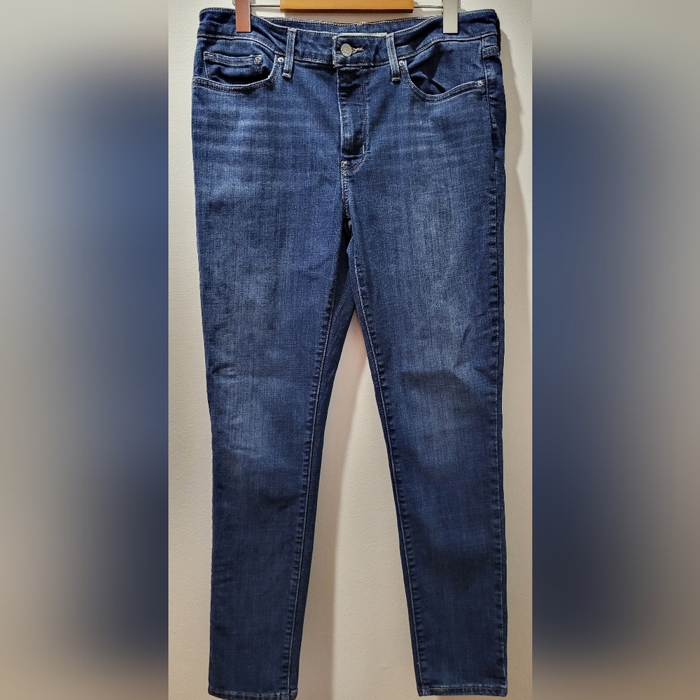 Levis Size 31 Classic Blue Denim Jeans